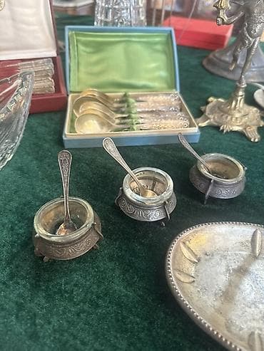 Qədimi melxior duz qabları bir eded 15 azn
Əlaqə:0556047790