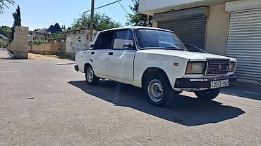daewoo super saloon: VAZ 2107, ağ rəng, sedan kuzov. Xüsusiyyətlər: - Arxa ötürücülü, 4 — 6