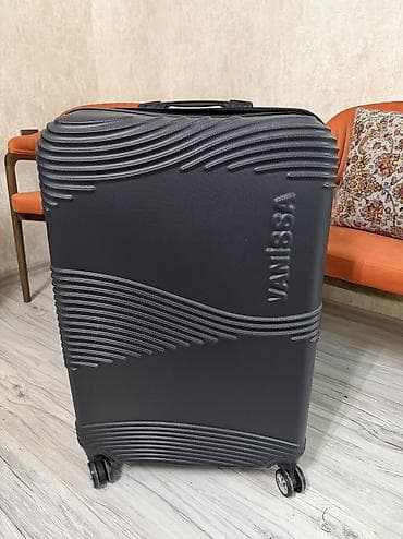 Çamadanlar: Boyuk olcudur, yeniden secilmir, 1 defe istifade olunub. Qirilmayan — 3