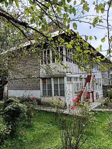 sumqayit kirayə ev: Şəki, 300 kv. m, 8 otaq, Hovuzsuz, İnternet, Telefon, Qaz — 2