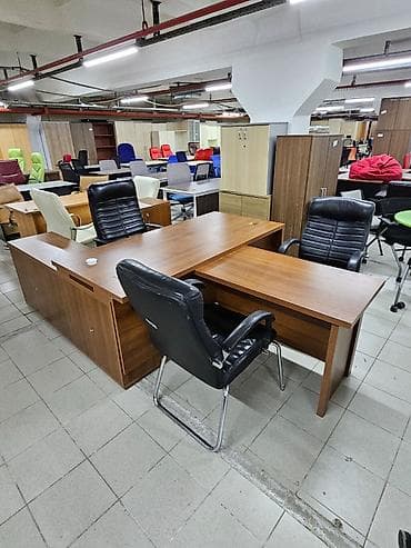 reseption masa: Mudur Masassi sekilde gorunduyu kimidir hec bir prablemi yoxdur — 2
