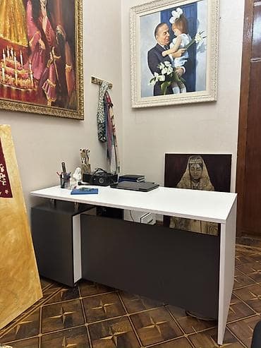 Офисные столы: Ofis üçün L formalı iş masası + stul - Rəng: ağ və qrafit/qaranlıq — 7