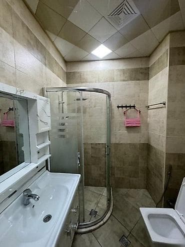 Mənzillər: İcarəyə verilir 4 otaqlı yeni tikili 150 m², Ağ şəhər q. Kateqoriya — 6