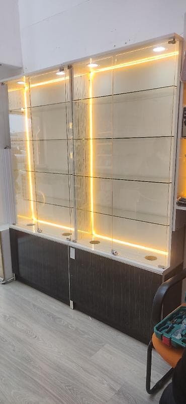 Vitrin teleon,parfumeriya satisi ucun.2m-80sm.2eded.2si lalafo.az -da Vitrin teleon,parfumeriya satisi ucun.2m-80sm.2eded.2si