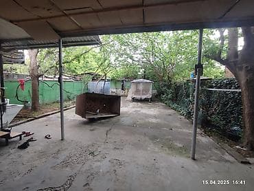 Satılır: həyət evi - Torpaq: 4 sot - Həyətyanı sahə: naves (örtülü — 9