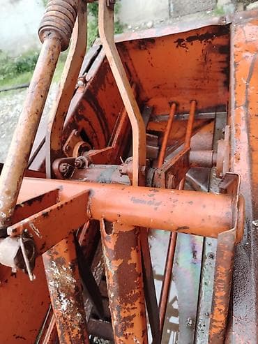 kotanlar traktör: Saman presi – traktorla qoşulan, zəncir ötürücülü, təkərlər üzərində — 5