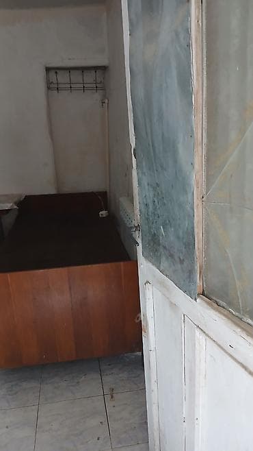 heyet stolari: Metro elmlere yaxın bir otaglı heyet evi kirayə verilir girisi tam — 4