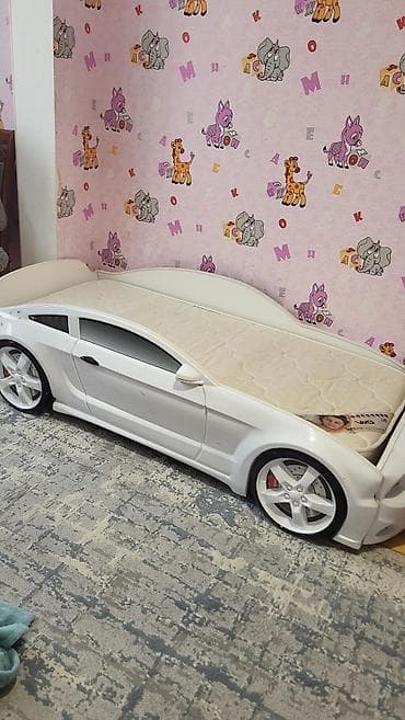 Uşaq mebeli: Uşaq maşın formalı çarpayı – ağ rəng - Realistik sport-kar dizaynı — 1