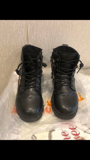 4 m,ichi mexli,botinka,33 razmer lalafo.az -da 4 m,ichi mexli,botinka,33 razmer