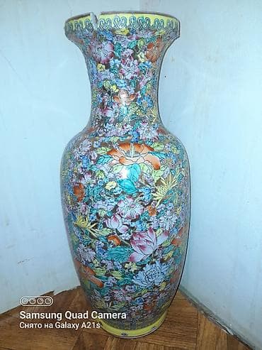 boynu gulu: Elvan reng çalarlı yere qoyulan gùldan . çatlayįb agzi.25 m — 4