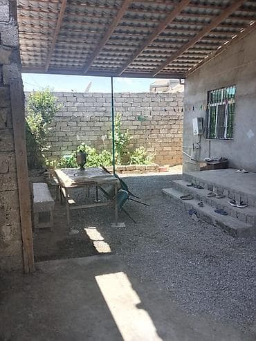 gence gulustan qesebesinde evler: 4 otaqlı, 180 kv. m, Orta təmir — 2
