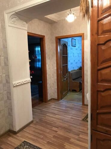 merkez: Bakı, 4 otaqlı, Köhnə tikili, m. Xalqlar Dostluğu, 120 kv. m — 20