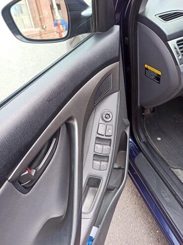 диски на зимнюю резину хендай элантра 2006: Hyundai Elantra sedan – tünd mavi rəng, aerodinamik kuzov və xrom ön — 5