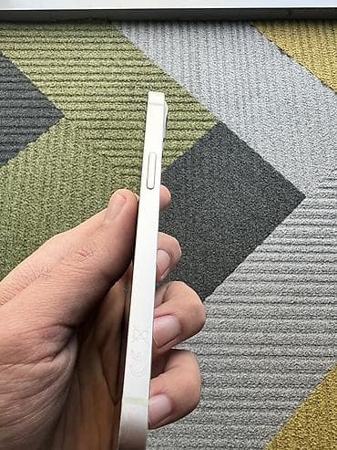 Видеоигры и приставки: IPhone 13, 128 ГБ, Белый, Face ID — 4