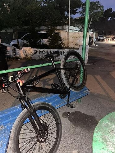 trek 29: Şəhər və yüngül off-road sürüşləri üçün dağ velosipedi - Rəng: qara — 2