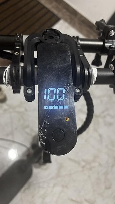 İşlənmiş Elektrik samokat 11", 501 - 750 Vt, 16 - 25 km/s, Ünvandan götürmə — 3