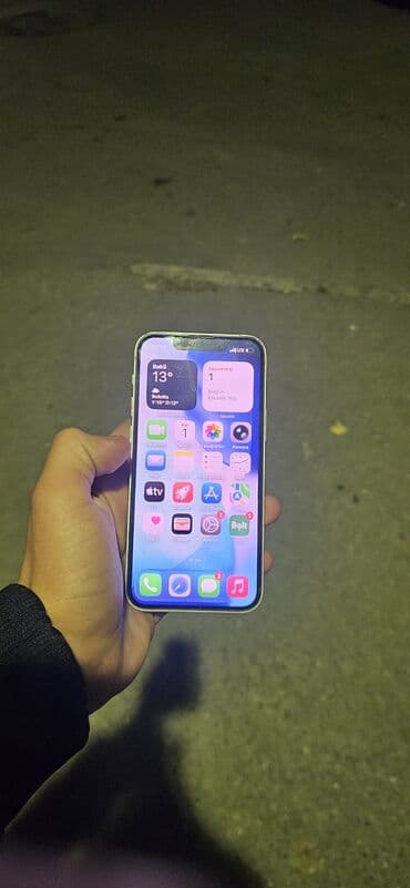 Motorola: IPhone 13, Белый, Face ID — 2