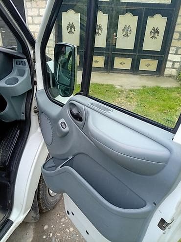 guzgu manitor: Ford Transit mikroavtobus - Marka/model: Ford Transit - Korpus: qoşa — 4