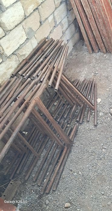 бак для воды: Ağsu rayonu Növci kendinde Tədbir çadırı üçün metal konstruksiya və — 1