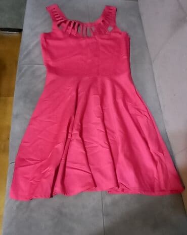 bir qadin 370: Xanım üçün qırmızı rəngli, sərin materialdan içi astarlı, ətəyi klyoş — 5