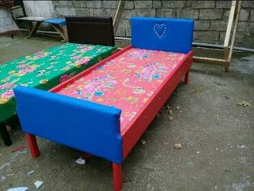 çarpayı üzərində karusellər: Usaq krafati
Isdedyniz rengde — 1