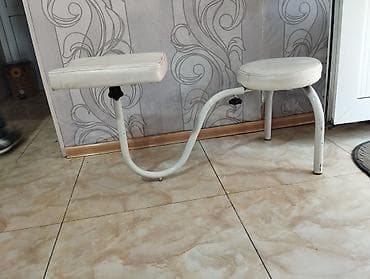 Салонная, медицинская мебель: Salon üçün kraska dolabl-50 azn Manikür stolu üstü şüşəli 60 azn — 7