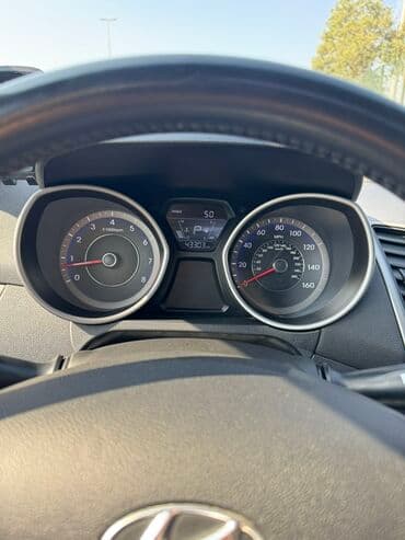 kia seed 2014: Hyundai Elantra: 1.8 l | 2015 il Sedan — 10