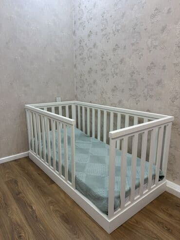 Digər uşaq mebeli: Oğlan və qız üçün, İşlənmiş, Çarpayı, Bazasız, Matras ilə, Siyirməsiz — 2