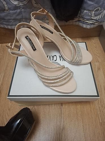 Basanoşka və səndəllər: Ölçü: 37, rəng - Bej, İşlənmiş — 2