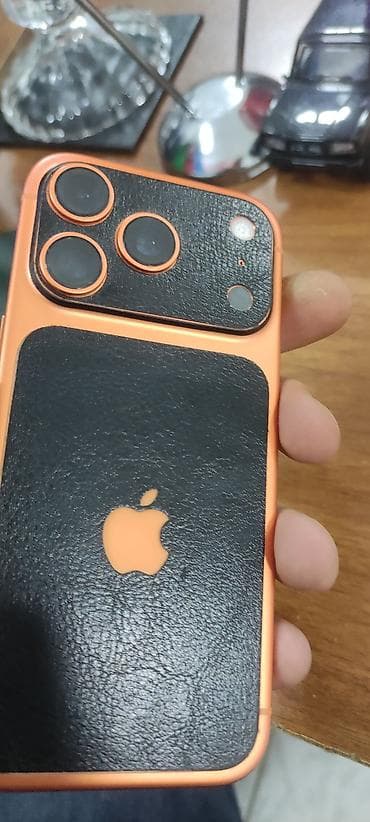 telefon duyməli: IPhone 17 Pro, 256 GB, Narıncı, Zəmanət — 1