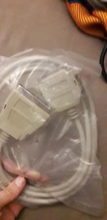 kabel internet: Kompüter bi̇rləşdi̇ri̇ci̇ kabellər 12 dənə var. Bi̇ri̇ 3 manata — 11