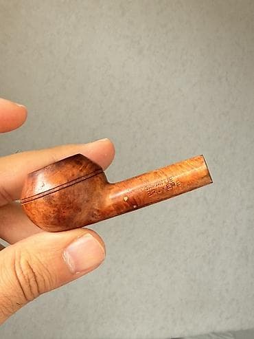 Tənbəki İtalya brendidir, briar ağacınan hazırlanıb. Briar olduğu — 9