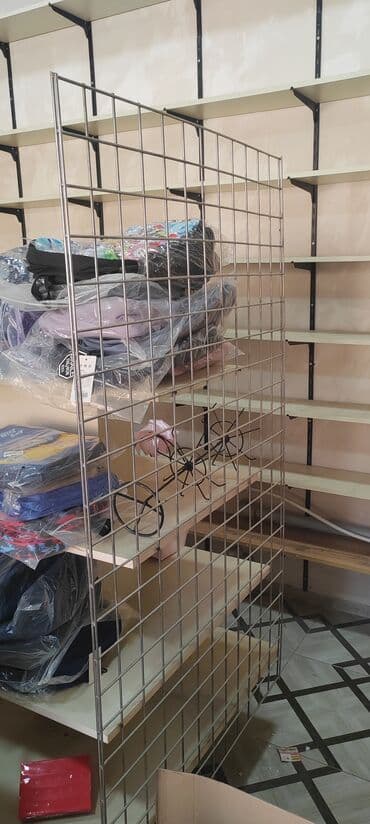 hazır vitrin: Mağaza avadanlıqları dəsti - Şaquli metal tor panellər: 2 ədəd — 3
