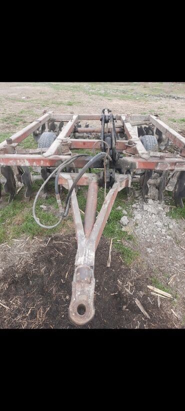 əyləc diski: Aqrotexnika: dartılan diskli mala (diskli borona) Təyinat: - Torpağın — 2