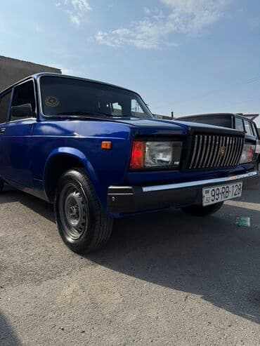 ваза стеклянная прозрачная высокая без узора: VAZ 2107 sedan – mavi rəng, İl 2004 Xüsusiyyətlər və görünüş: - — 2