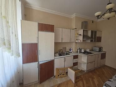 Ev üçün mebel: Soyuducu xaladenik satılır 130 manata. ümumi şkafı istəyən olsa onuda — 1