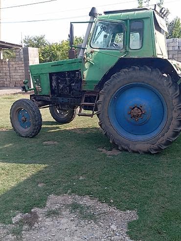 traktor yto: Yaşıl rəngli təkərli traktor - Turbo yazılı kabinli model - Arxa iri — 2