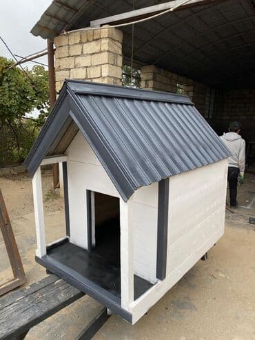 it yuvası: Taxta it evi - Material: Möhkəm ağac karkas, panellər və metal — 2