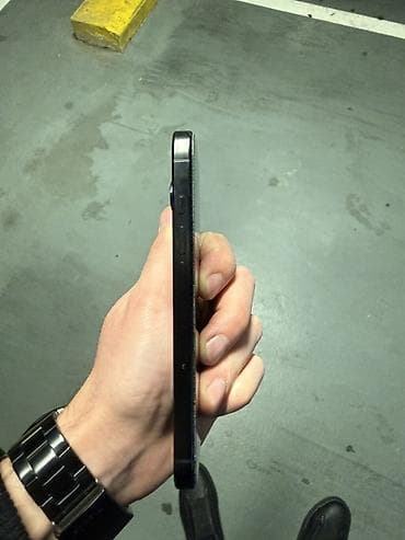 ipone iks: IPhone 16 Pro, 256 GB, Qara — 3