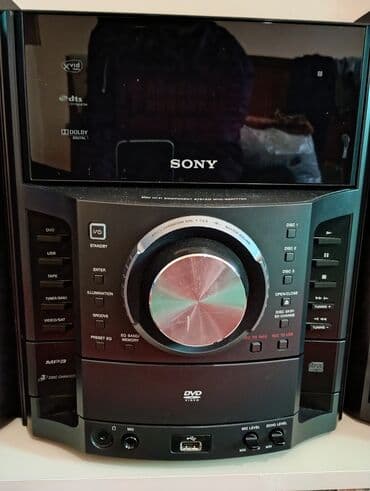 səs yazma studiyaları: Sony musiqi mərkəzi, DVD oxuyucusu və uzaqdan idarəetmə pultu ilə — 4