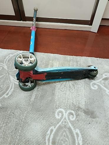 Əlcəklər: Uşaq skuterı – 3 təkərli - Qatlanıb yığıla bilir - Tam işləkdir,heç — 2
