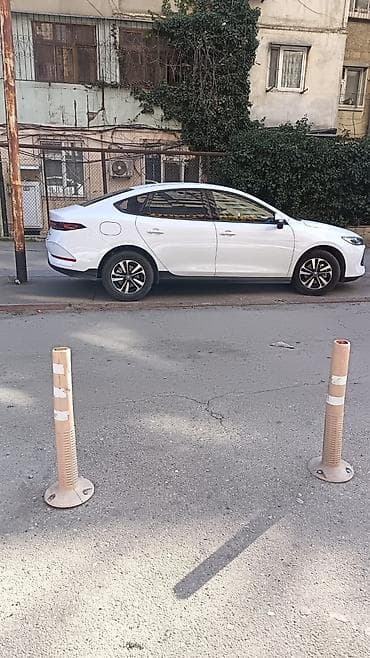 aga servis: Arenda Arenda Arenda YD hybrid/elektrik sedan və Changan UNI-Z — 8