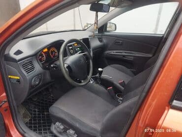 Digər nəqliyyat: Kia Rio hatchback - Kuzov: 5 qapılı hatchback, narıncı rəng - — 5