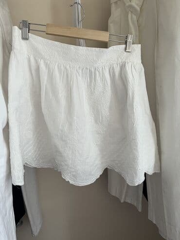 məktəbli çantaları 2021: Zara Ağ rəngli, qısa ətək naxışlı tezedir — 10