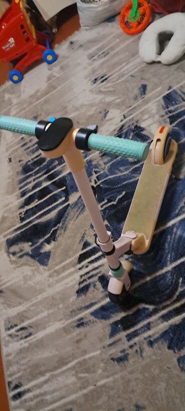 moped işlənmiş: Uşaq skuterı vacapda yazın. elektrik sureti 15 .sadece batereykada — 1