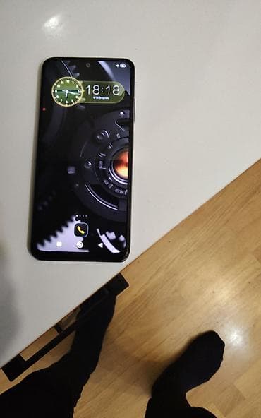 yeni model telefonlar: Smartfon – tam ekranlı, nazik çərçivəli model Xüsusiyyətlər: - Ön — 1