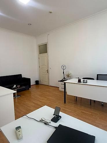kiray: -Ofis daxilində 1 iş masası icarəyə verilir. -Ünvan: Nərimanov r. — 4
