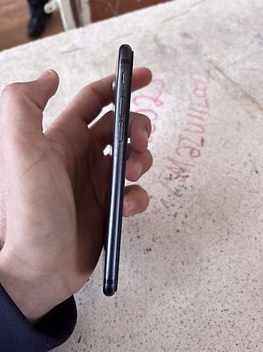 plesteyşin 3: IPhone 7, 128 GB, Qara, Zəmanət, Barmaq izi, Simsiz şarj — 9