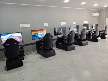 komputer şəkilləri: Barter yoxdur PC və Logitech sükan konsol satılır. Qeyd olunan qiymət — 4