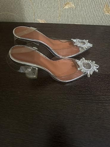 1 yaş: Şəffaf qadın tufliləri - Model: Şəffaf PVC materialdan, açıq — 1